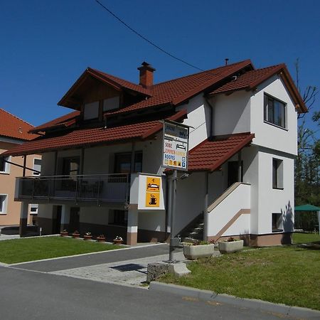 Rooms & Apartment Mira G. Postojna Exterior photo