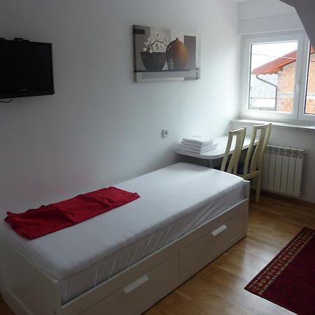 Rooms & Apartment Mira G. Postojna Exterior photo