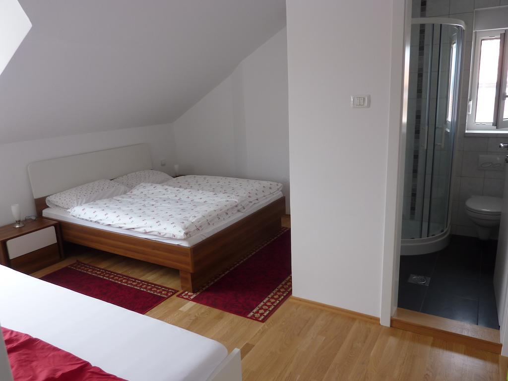 Rooms & Apartment Mira G. Postojna Room photo
